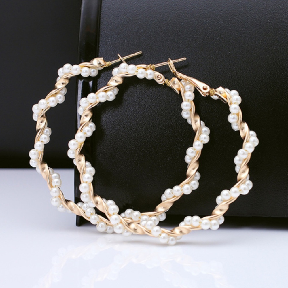 Lulu's Unique Pearl Twisted Boho Hoop Earrings - Picture 5 of 7